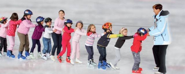 Unsere Assistenten Paola, Martina, Stefi und Alessia erwarten Euch! Nutzen Sie Gelegenheit um Ihrem Kind die Möglichkeit zu geben die Faszination Eislaufen kennenzulernen. Wir bieten auch Schlittschuhverleih! Spezielle Kurse über […]